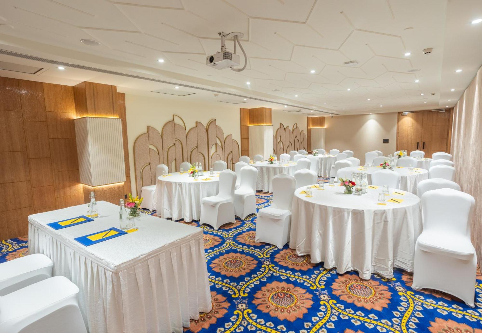 Golden Tulip Jaipur Hotel Exterior foto